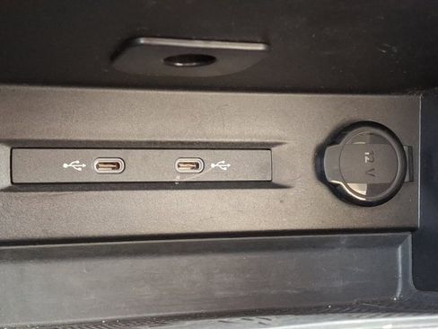 Certified 2024 Volkswagen Taos SE image 27