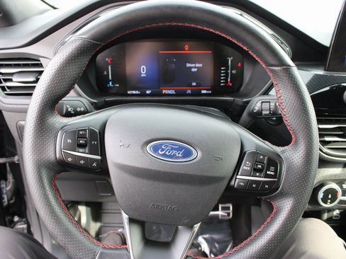 Used 2024 Ford Escape ST-Line FWD image 12