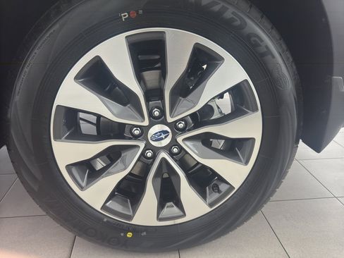 Used 2025 Subaru Outback Touring XT w/ Popular Package #2 image 34