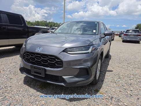 Used 2023 Honda HR-V LX image 2