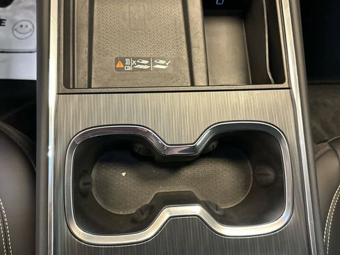 Used 2024 GMC Acadia Elevation w/ Luxury Package AWD/4WD image 32