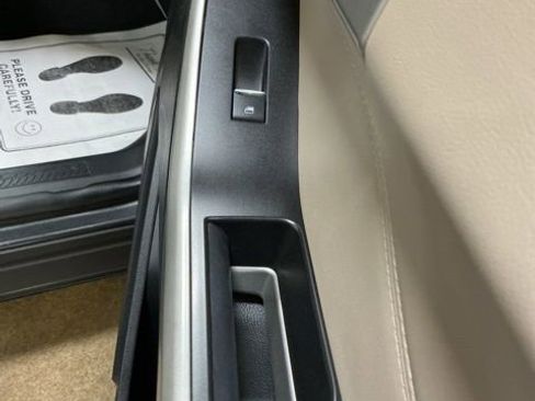 Used 2020 Ford Explorer XLT w/ Equipment Group 202A image 20