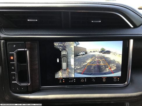 Used 2023 GMC Yukon Denali Ultimate AWD/4WD image 16