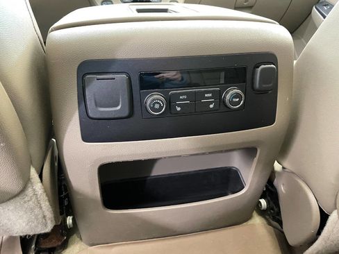 Used 2016 GMC Yukon SLT w/ HD Trailering Package image 26