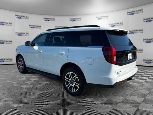 Used 2025 Ford Expedition Active AWD/4WD image 3