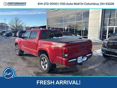 Used 2019 Toyota Tacoma TRD Sport image 6