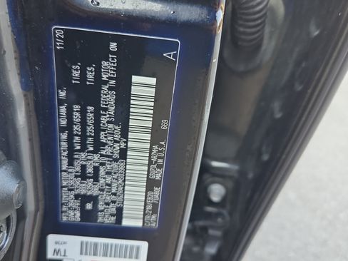 Used 2021 Toyota Highlander XLE FWD image 16