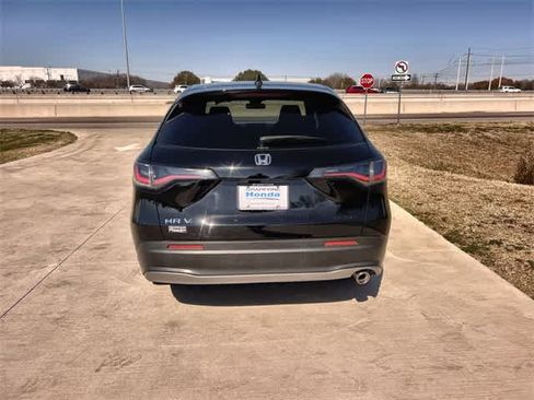 Certified 2023 Honda HR-V Sport image 6