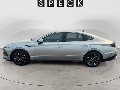 Used 2024 Hyundai Sonata SEL FWD image 2