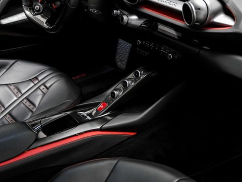 Used 2019 Ferrari 812 Superfast RWD image 25