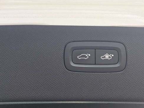 Used 2020 Volvo XC90 T6 Momentum AWD/4WD image 15