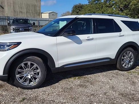 New 2026 Ford Explorer Platinum image 4