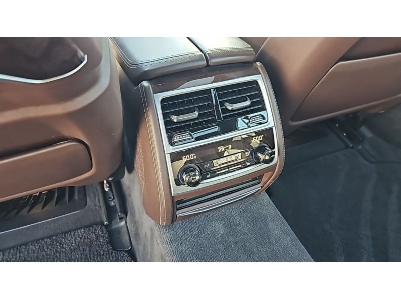 Used 2017 BMW 740i RWD image 17