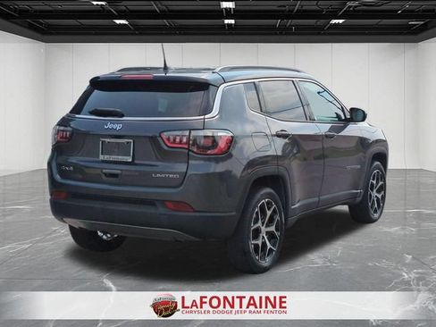 Used 2024 Jeep Compass Limited AWD/4WD image 5