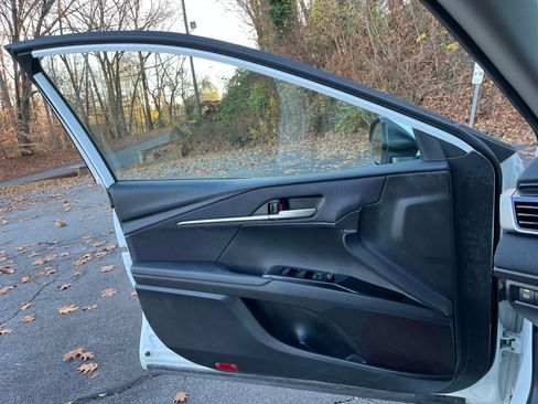 Used 2025 Toyota Camry LE image 18