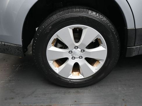 Used 2012 Subaru Outback 2.5i Premium image 10