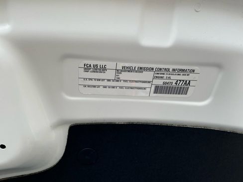 Used 2020 Chrysler Pacifica Touring w/ S Appearance Package image 25