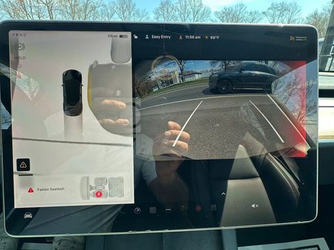 Used 2022 Tesla Model Y Long Range image 15