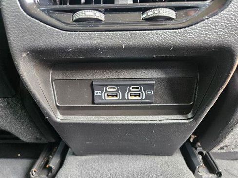 Used 2023 Jeep Grand Cherokee Laredo AWD/4WD image 18