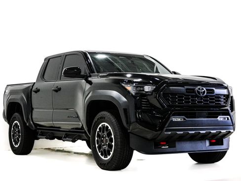 Used 2025 Toyota Tacoma TRD Off-Road AWD/4WD image 1