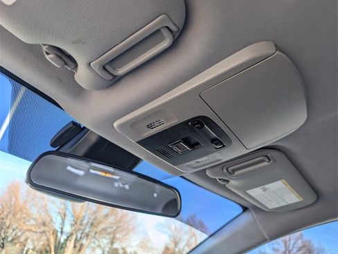 Used 2019 Toyota Camry SE image 32