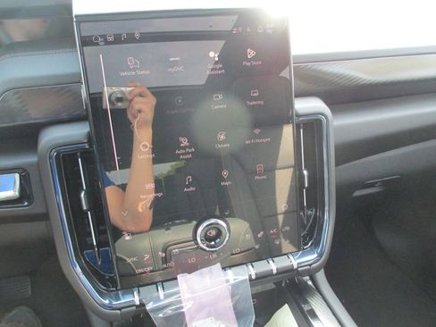 New 2026 GMC Yukon AT4 w/ AT4 Premium Plus Package AWD/4WD image 19
