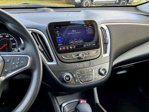 Used 2023 Chevrolet Malibu LT image 18