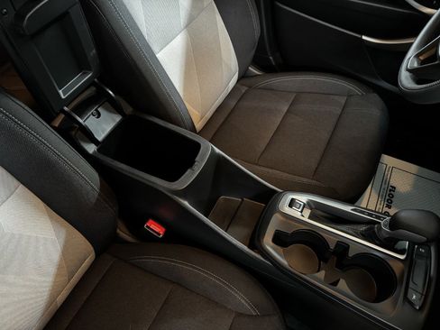 Used 2025 Chevrolet Trax LS image 62