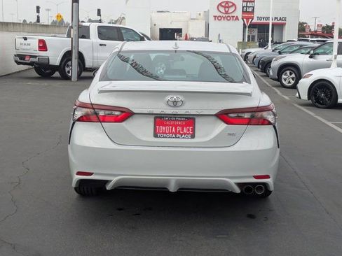 Used 2023 Toyota Camry SE image 9