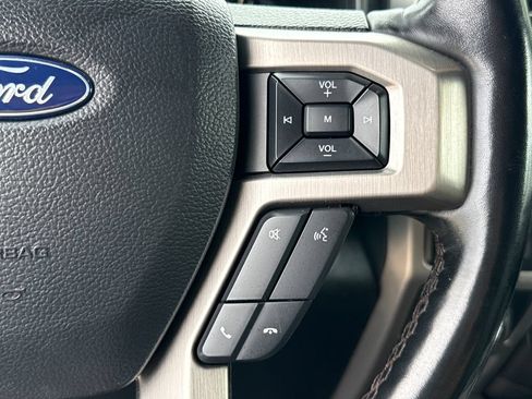Used 2019 Ford F150 Platinum w/ Equipment Group 701A Luxury AWD/4WD image 18