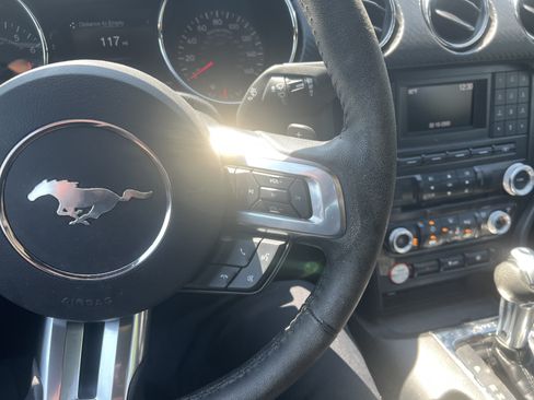 Used 2017 Ford Mustang Coupe RWD image 17