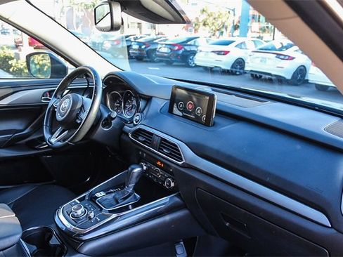 Used 2018 MAZDA CX-9 Touring w/ Touring Premium Package image 23