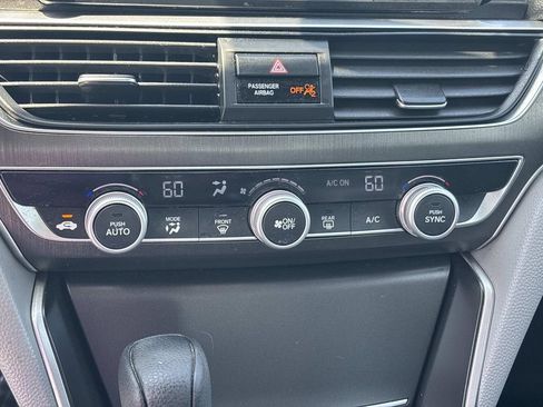 Used 2018 Honda Accord LX image 17