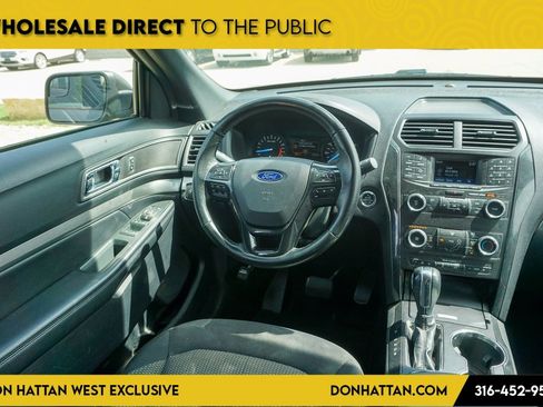 Used 2019 Ford Explorer XLT image 14