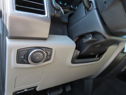 Used 2018 Ford F250 XLT image 28