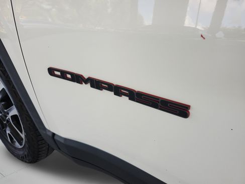 Used 2020 Jeep Compass Trailhawk AWD/4WD image 30