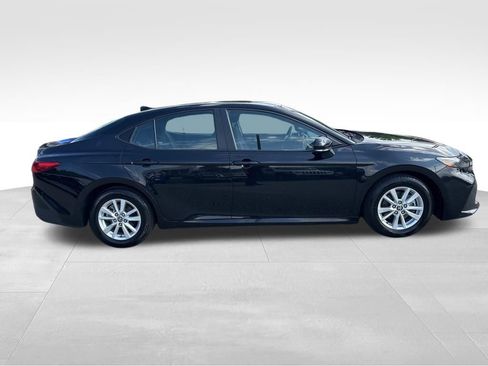 Used 2025 Toyota Camry LE FWD image 6