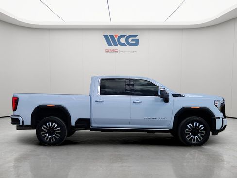 Used 2026 GMC Sierra 2500 Denali Ultimate w/ Max Trailering Package AWD/4WD image 3