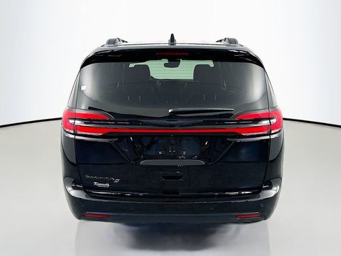 Used 2024 Chrysler Pacifica Touring-L w/ S Appearance Package FWD image 6