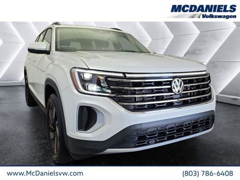 New 2026 Volkswagen Atlas SE FWD image 1