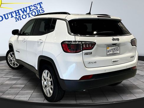 Used 2023 Jeep Compass Latitude AWD/4WD image 5