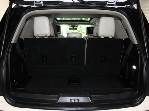 Used 2018 Ford Expedition Platinum RWD image 48