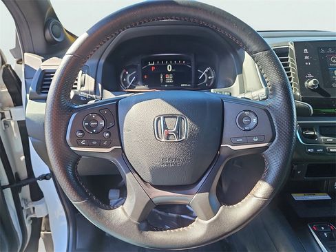 Certified 2022 Honda Passport TrailSport image 30