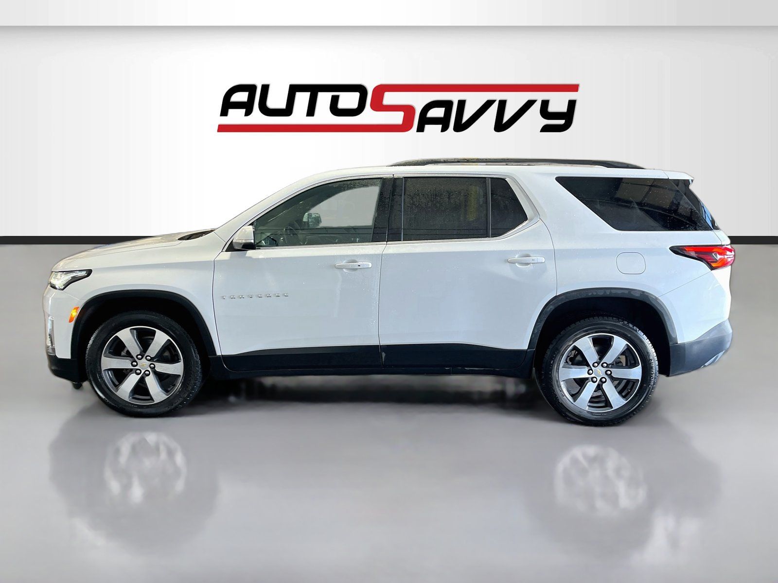 Used 2023 Chevrolet Traverse LT w/ LT Premium Package AWD/4WD image 4