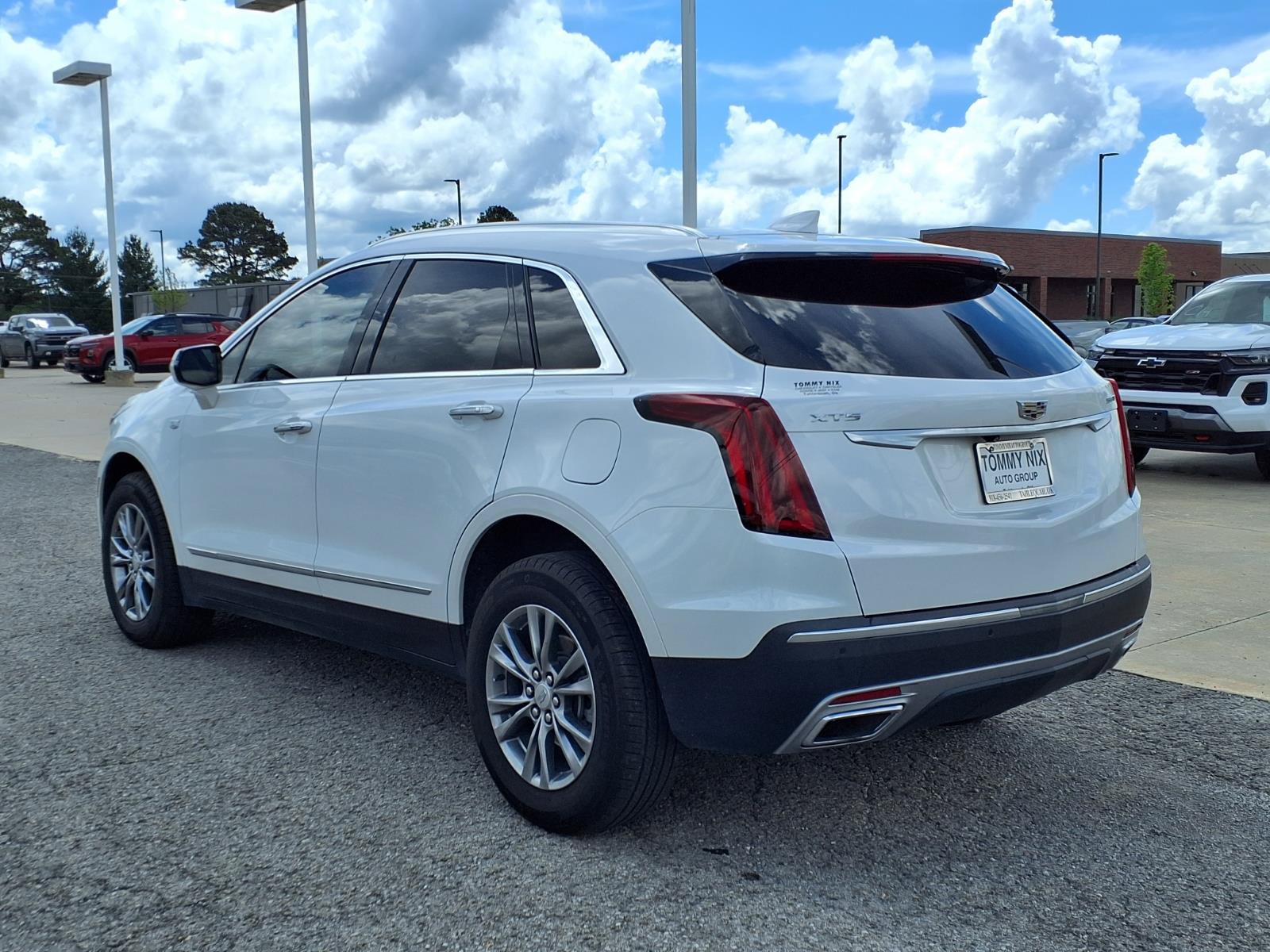 Used 2023 Cadillac XT5 Premium Luxury FWD image 2