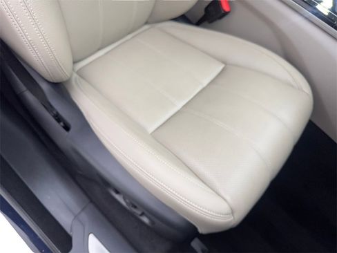 Used 2022 Land Rover Range Rover Velar R-Dynamic S image 47