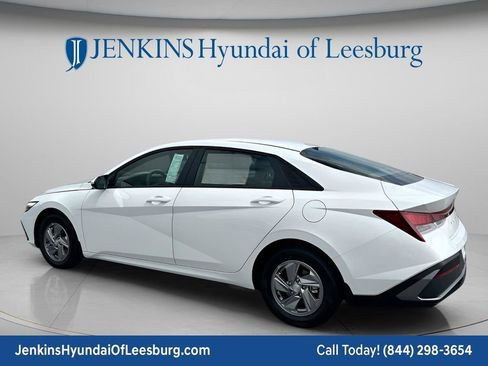 New 2026 Hyundai Elantra SE FWD image 7