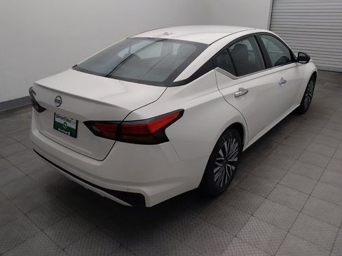 Used 2025 Nissan Altima 2.5 SV FWD image 9