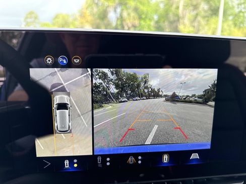 New 2026 Chevrolet Equinox RS w/ Convenience Package III FWD image 25