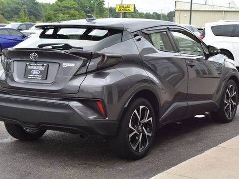 Used 2019 Toyota C-HR XLE FWD image 9